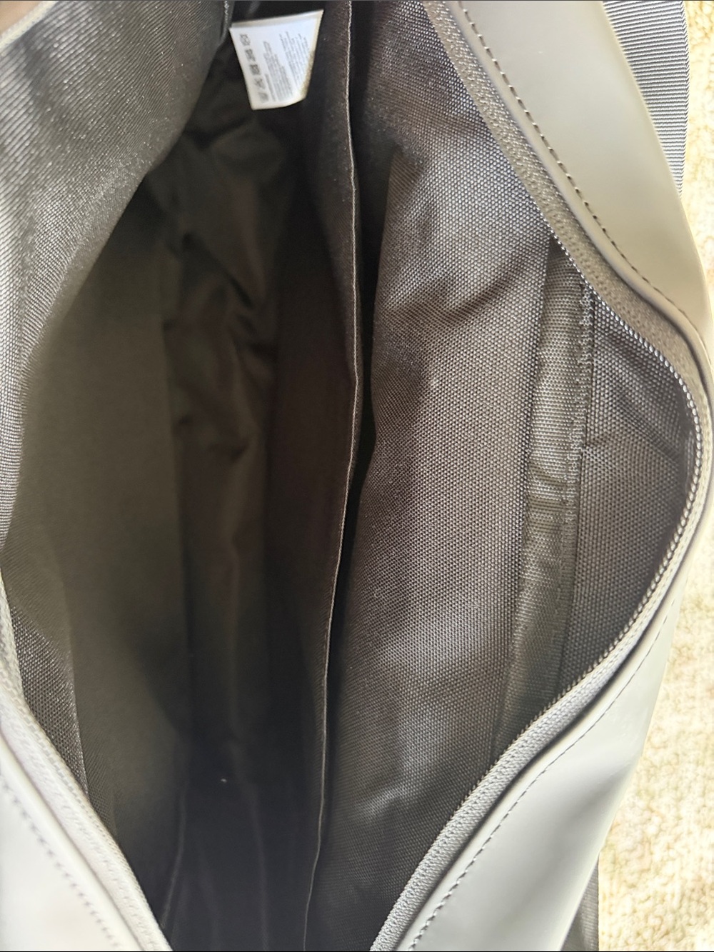 RAINS Messenger Bag W3 Black Waterproof Laptop Commuter Bag NWT - Picture 10 of 16